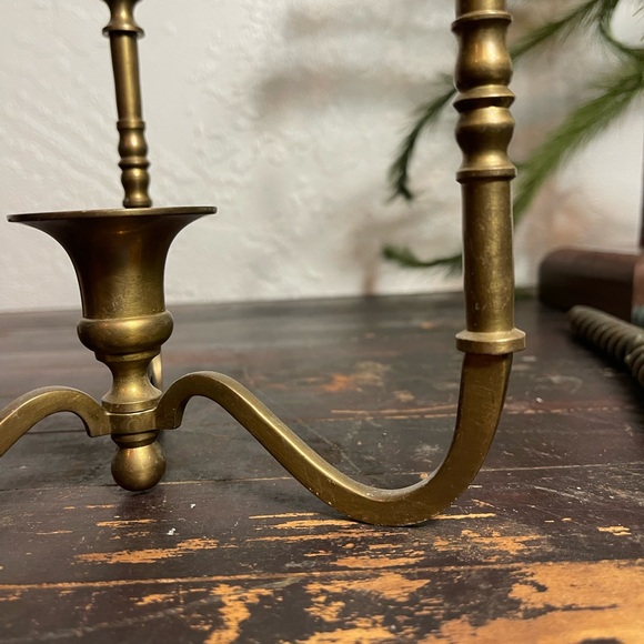 Vintage Brass Sitting Candelabra Three Arm 4 Candle Tabletop Patina - Picture 5 of 8